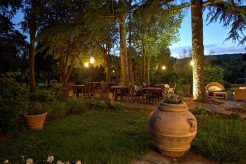 Κήπος έξω από το Relais Villa Baldelli