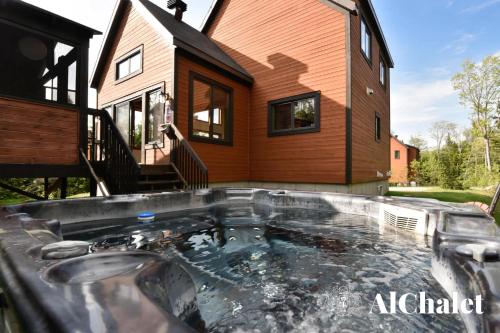 Φωτογραφία από το άλμπουμ του Alpha Ö - Chalet Spa et detente σε Petite-Riviere-Saint-Francois