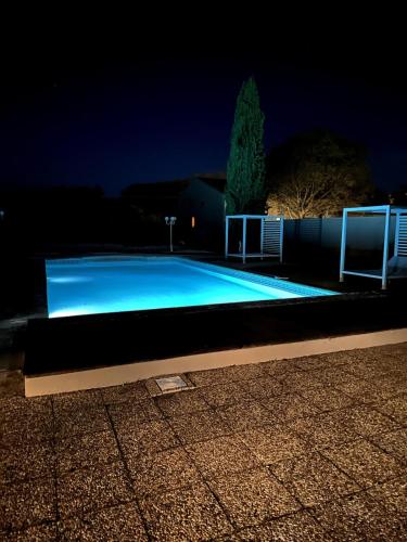 Πισίνα στο ή κοντά στο 4 bedroom villa, private pool and garden