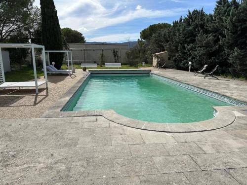 Πισίνα στο ή κοντά στο 4 bedroom villa, private pool and garden