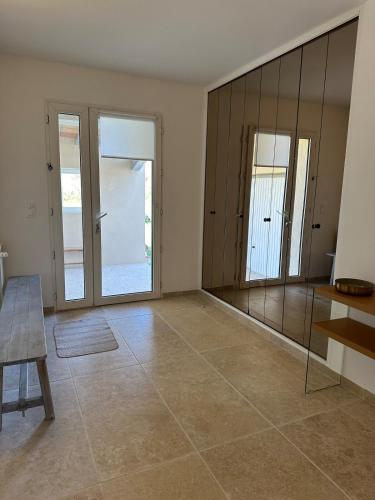 Φωτογραφία από το άλμπουμ του 4 bedroom villa, private pool and garden σε Cabrières-dʼAvignon