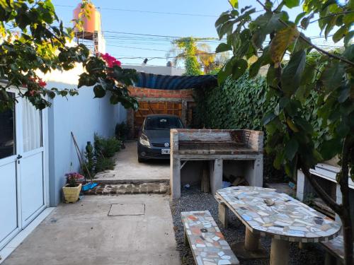 Κήπος έξω από το "La Violeta" casa con jardín y cochera, San Pedro