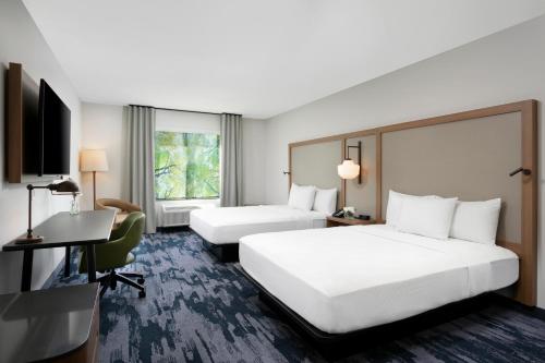Postel nebo postele na pokoji v ubytování Fairfield by Marriott Luquillo Beach