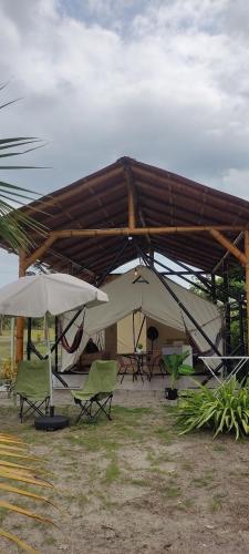 Glamping premium vista al río Isla Portete