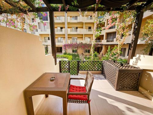 Free Beach - Private Terrace Studio with Wi-fi, Smart TV, 3 pools - Florenza Khamsin