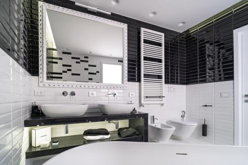 Dreamers in Belsiana Condotti Int 9