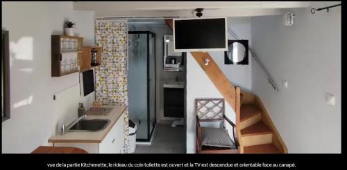 Η κουζίνα ή μικρή κουζίνα στο P'tite Maison