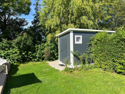 Taman di luar Groot Middenhof