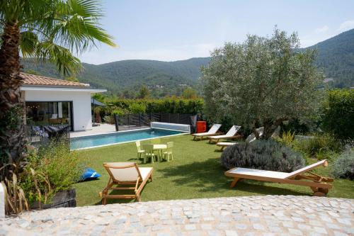 Modern Villa With Pool In Sollies Toucas