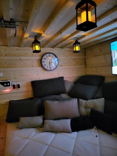 Ruang duduk di Beskydy one and only Grand Chalets Hotel Wallachia