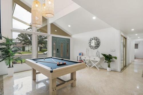 Ein Billardtisch in der Unterkunft Sunny Daze - Heated Pool - Billiards - Games