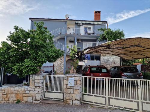 Apartments with a parking space Rovinj - 19088