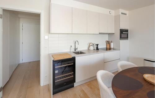 Η κουζίνα ή μικρή κουζίνα στο Lovely Apartment In Oostende
