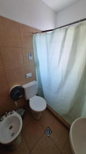 Bilik mandi di Los 3 Gómez