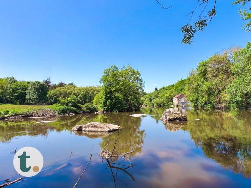 Imagen de la galería de Tranquiloue - Halte Nature Proche du PuyduFou, en Saint-Laurent-sur-Sèvre