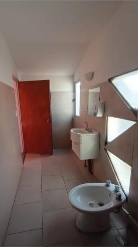 Bilik mandi di Los 3 Gómez