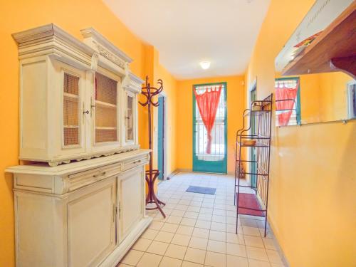 Dapur atau dapur kecil di Vintage Retreat by the Vis