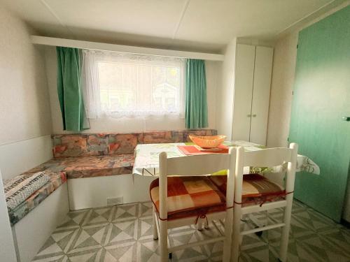 Photo de la galerie de l'établissement Location vacances - La Cotinière, 6 pers - FR-1-778-50, à Saint-Pierre-dʼOléron