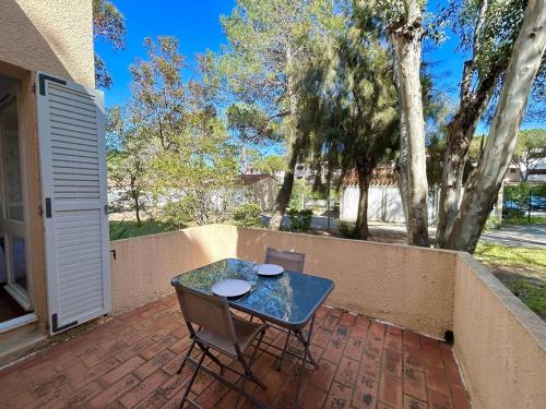 Studio rénové avec grande terrasse proche plage - FR-1-388-239