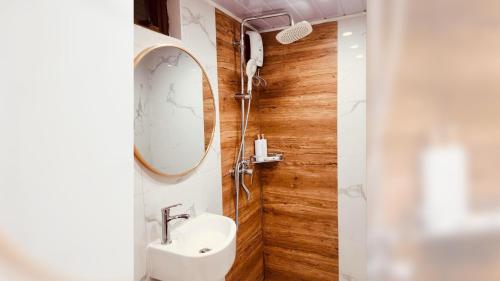 Ένα μπάνιο στο Mujii Transient Loft Naga City - 2nd Floor Unit