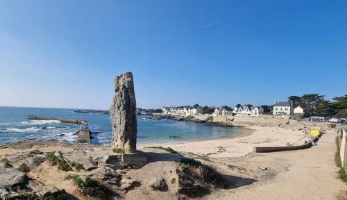 eine Stange am Strand in der Unterkunft Chez Marie, Plage 420m, Batz sur Mer, 2 pers, BB -9m in Batz-sur-Mer