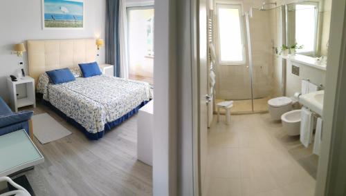 A bathroom at Hotel Eden