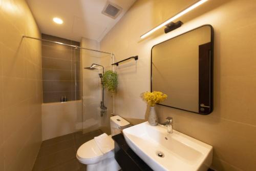 Ένα μπάνιο στο Anpha Apartment Hotel Ben Thanh