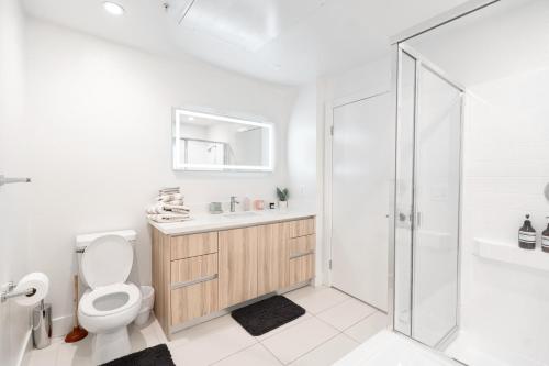 Gallery image of Pacific Pearl 2 bed Apt with FREE PARKING in Santa Monica in Los Angeles