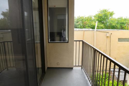 Gallery image of Pacific Pearl 2 bed Apt with FREE PARKING in Santa Monica in Los Angeles