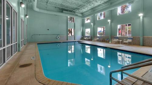 Twenty First Gulf Front 3BR 3BA Sleeps 8 Panama City Beach photo 33