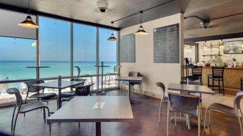 Twenty First Gulf Front 3BR 3BA Sleeps 8 Panama City Beach photo 46
