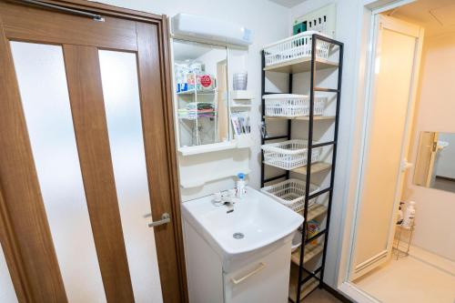 7th floor 702 with elevator, Minato area, 40 square meters, near Tokyo Tower, direct train to Haneda Airport, Narita Airport