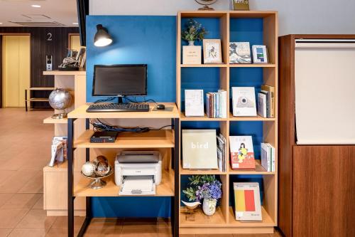 TV a/nebo společenská místnost v ubytování Comfort Hotel Narita