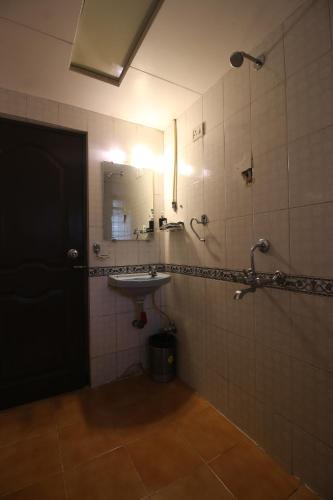 Un baño de Redwings Castle Hotel
