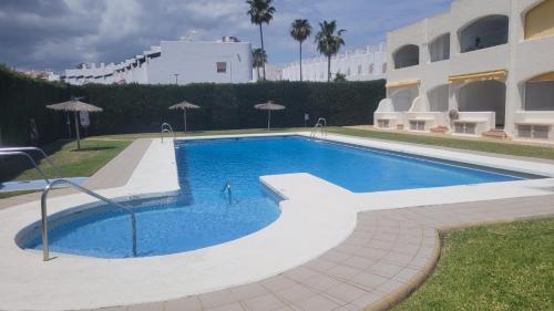 Kolam renang di atau dekat dengan La Caña de España