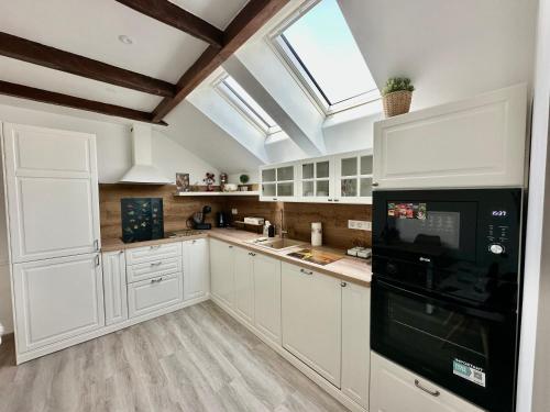New sunny 3-room apartment with a terrace