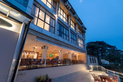 Bangunan di mana terletaknya hotel