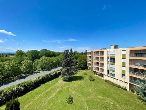 Le Vintage des Oliviers - Vue Aude ascenseur et parking