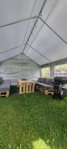 Vonkajšia záhrada v ubytovaní Domek Gabi z balią w ogrodzie