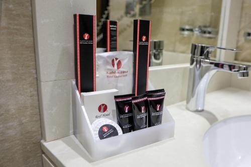 Koupelna v ubytování Reef Global Hotel