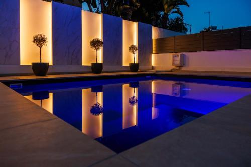 Φωτογραφία από το άλμπουμ του Cozy Breeze - Chic villa with amazing pool & bbq στο Αλεθρικό