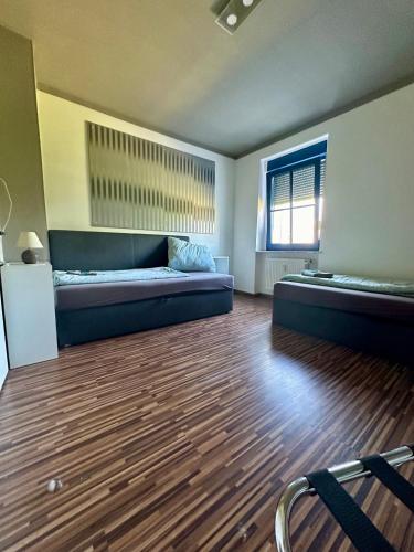 Postel nebo postele na pokoji v ubytování #WORLD Privat Wohnung