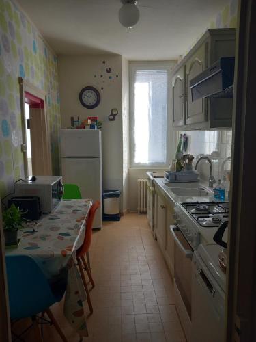 Η κουζίνα ή μικρή κουζίνα στο Gîte 3 chambres