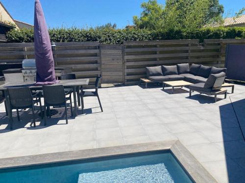 Photo de la galerie de l'établissement Maison 50m des plages 2 chambres 4 pers avec piscine chauffée privée, à Angoulins-sur-Mer