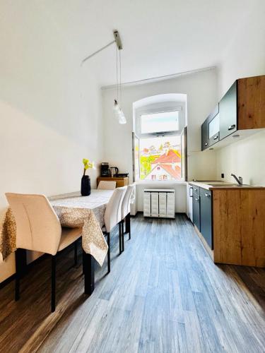Η κουζίνα ή μικρή κουζίνα στο Modern 2BR for 5P Peaceful & Central Stay