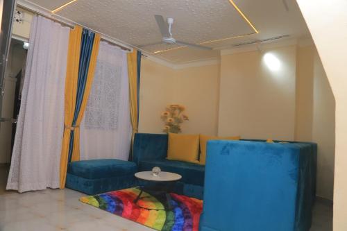 Χώρος καθιστικού στο Beautiful Spaces 3 bedroomed bungalow
