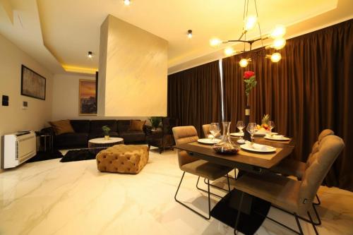 Luxury Villa Favela - Modern design - Heated pool - Stunning Sea view
