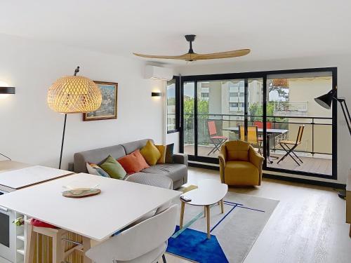 bel appartement deux pas des plages 351L