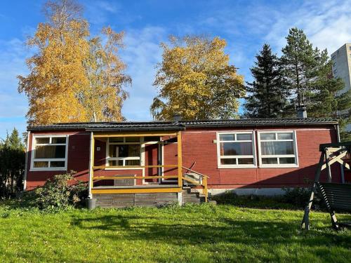 Κήπος έξω από το Bungalow house flat in Rekola 33m2