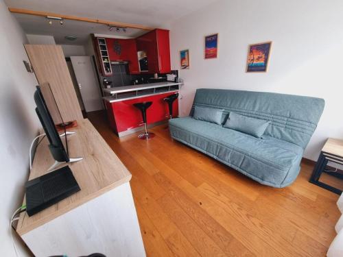 Dapur atau dapur kecil di Un studio à deux pas de l'océan